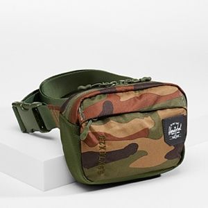 Herschel cargo Tour small belt camo bag NWT